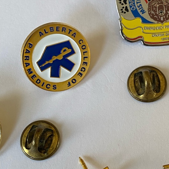Alberta EMS Pins - Picture 5 of 10